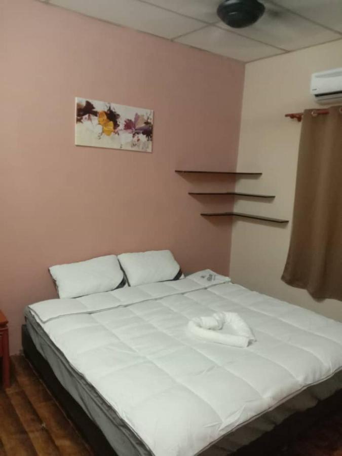 Homestay Tok Abah Seri Iskandar Exterior foto